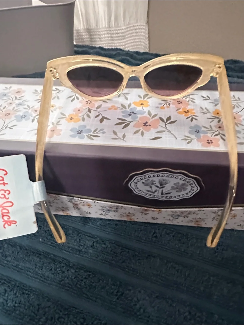 Vintage-Inspired Iridescent  Cat Eye Sunglasses — UV Protection NWT